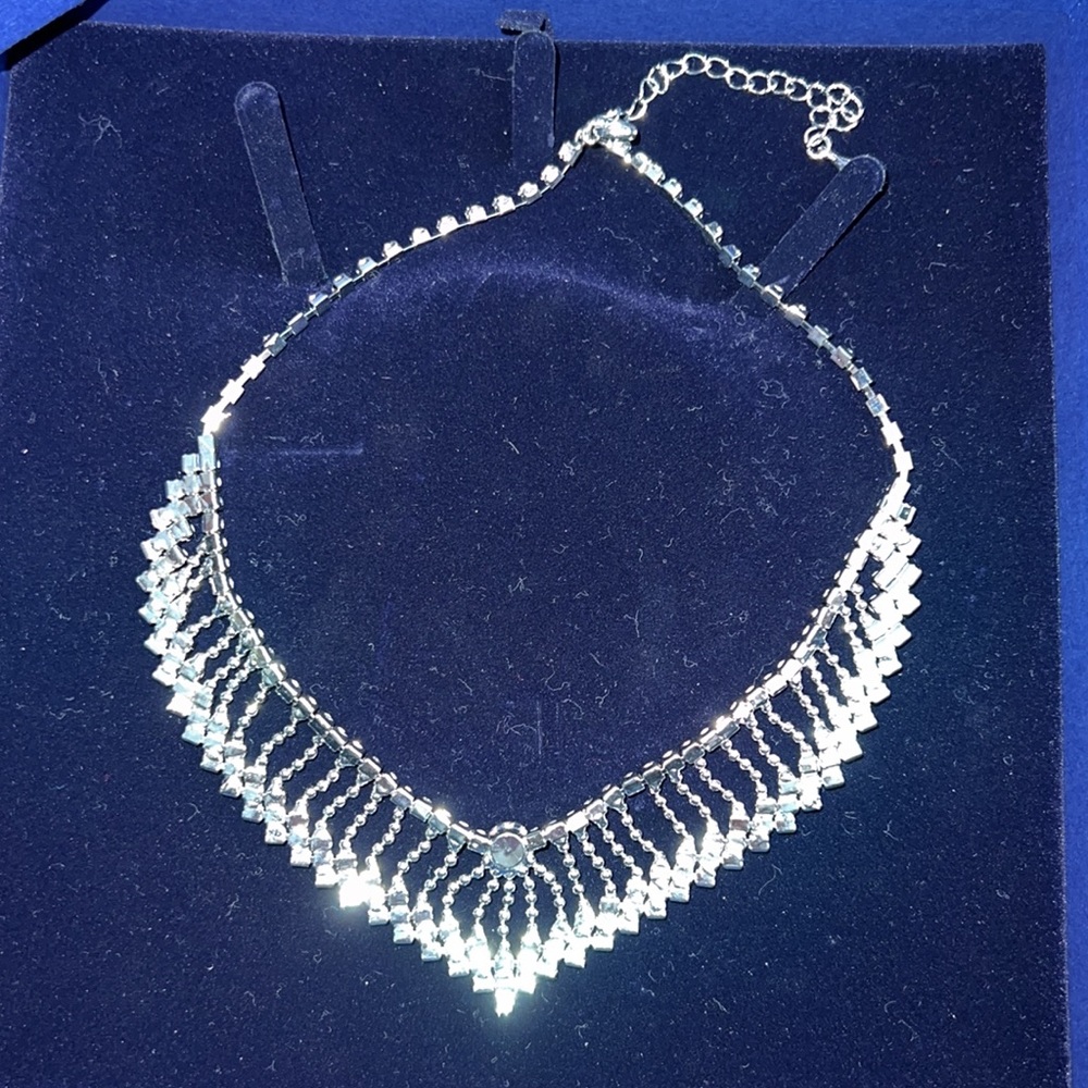 Swarovski Baron All-Around Necklace - Picture 3 of 3